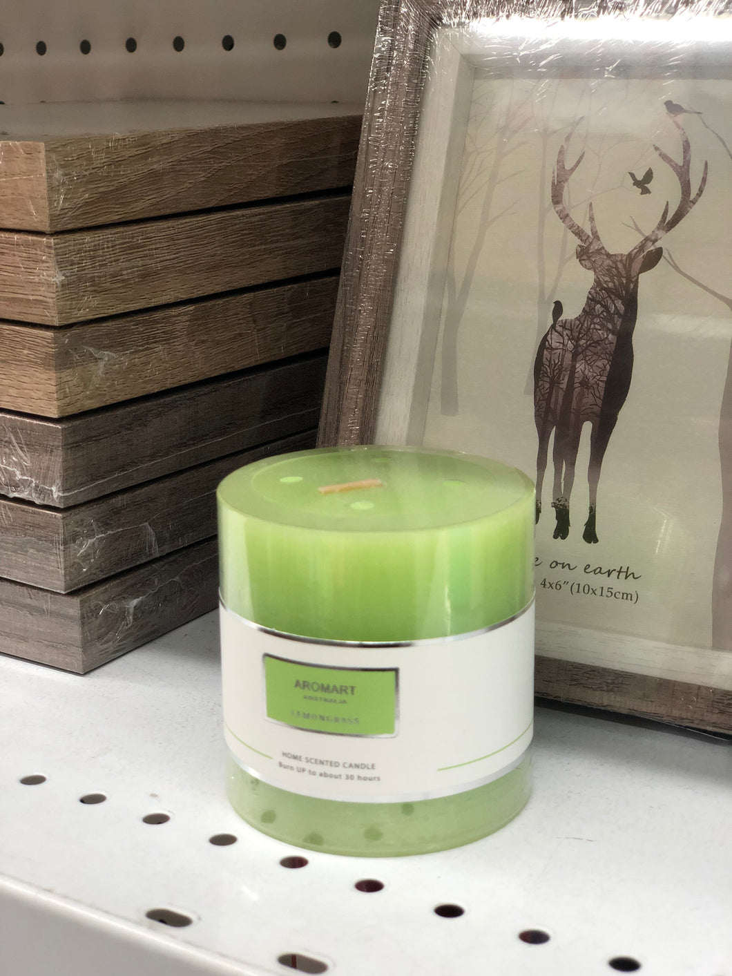 GREEN SCENTED PILLAR CANDLE --LEMONGRASS